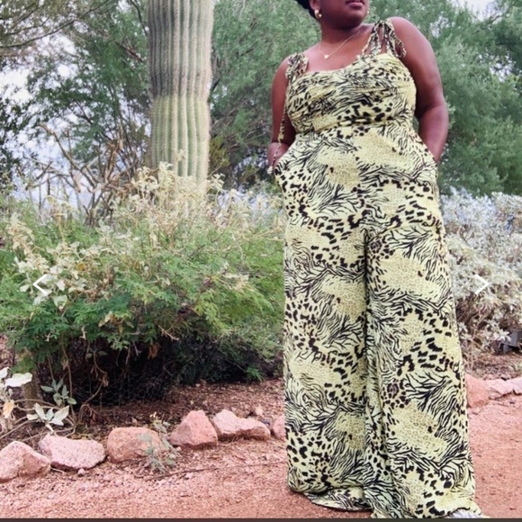 Fame & Partners
Suraya Safari Citrus Jumpsuit - Picture 1 of 6